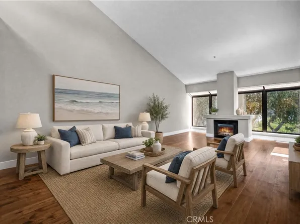 200 Paris Ln APT 304, Newport Beach, CA 92663