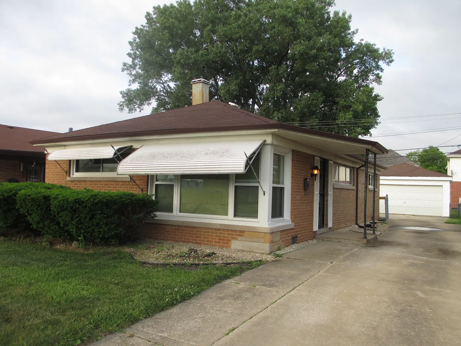 15139 Cottage Grove Ave photo 1