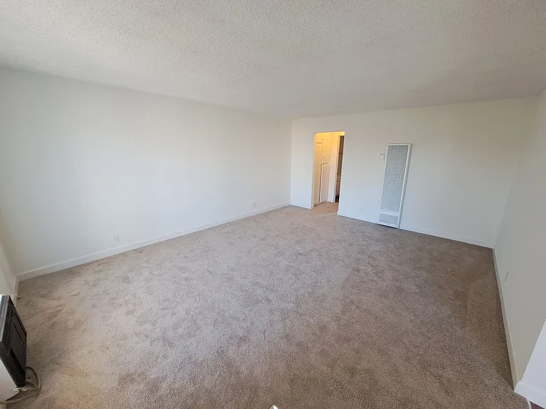10500 Westminster Ave — Photo 28