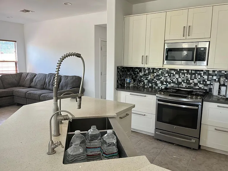 16301 N 73rd Dr — Photo 5