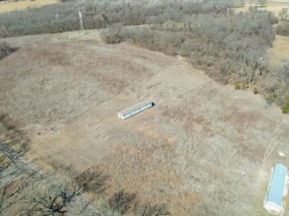 2 Gray Bottom Rd, Whitewright, TX 75491