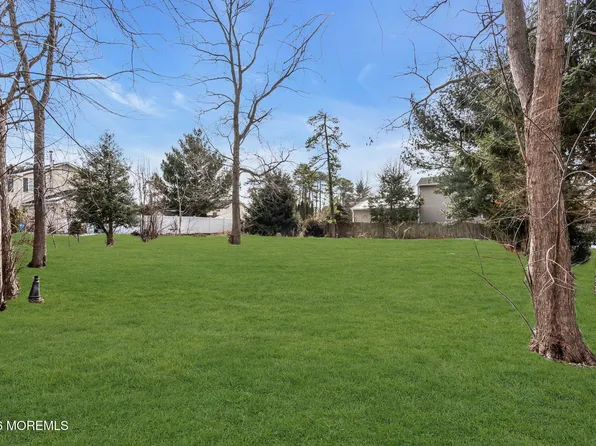 716 Commonwealth Boulevard, Toms River, NJ 08757