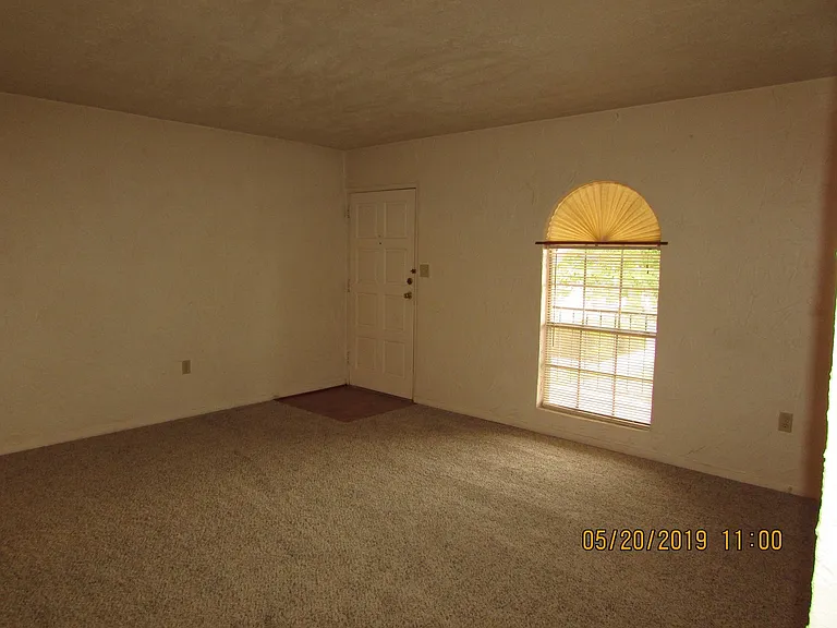 1800 S Santa Monica St — Photo 1