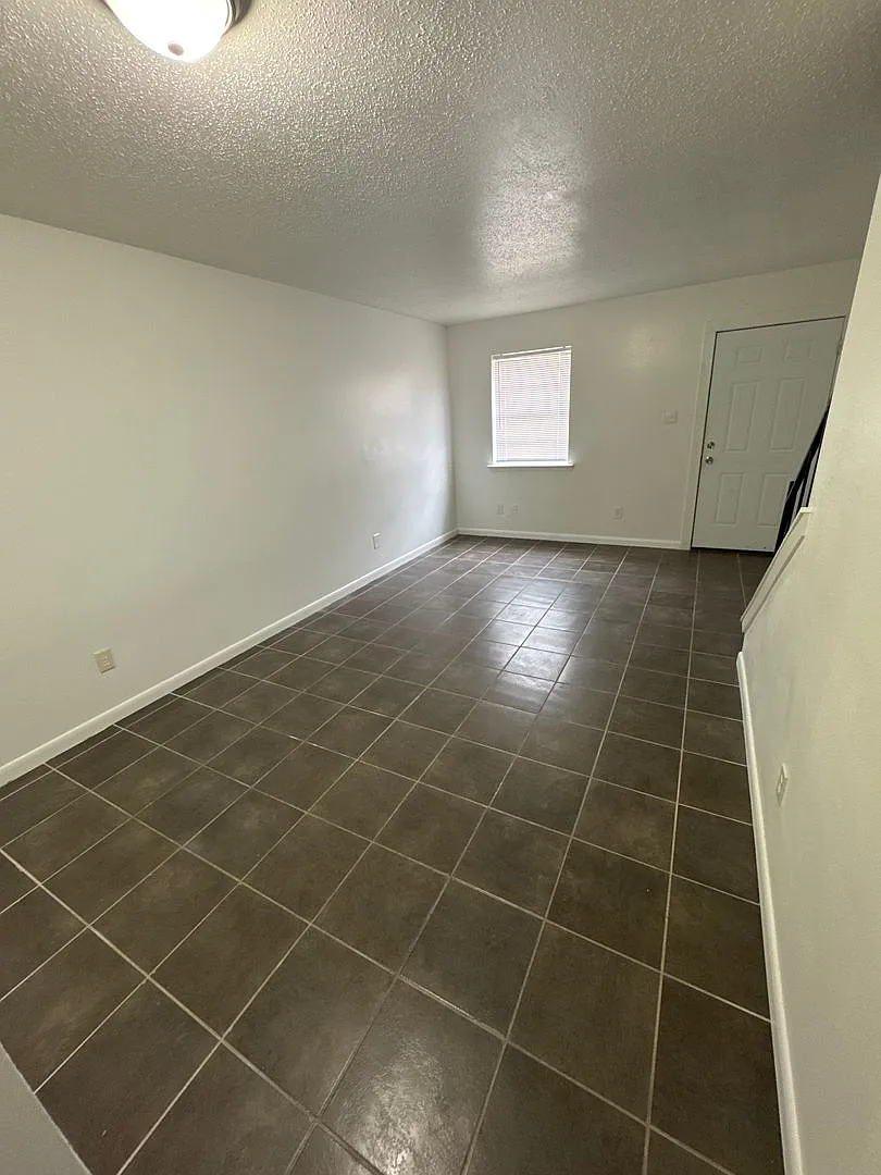 1021 Talbot Avenue — Photo 3