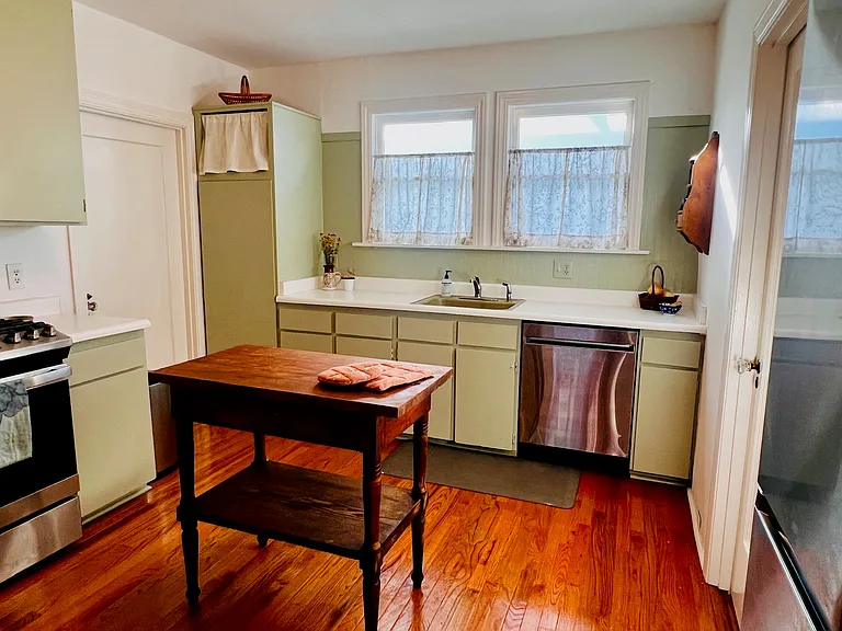 529 Rosal Ave — Photo 3