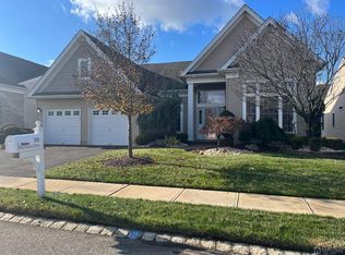 20 Ballybunion Dr, Monroe Township, NJ 08831