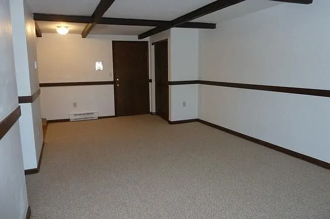 1 bed, 1.0 bath, 690 sqft, $1,795 — Photo 2