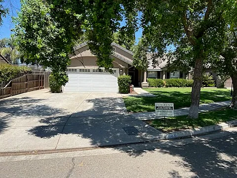 3 bed, 2050 sqft, $2,100 — Photo 1