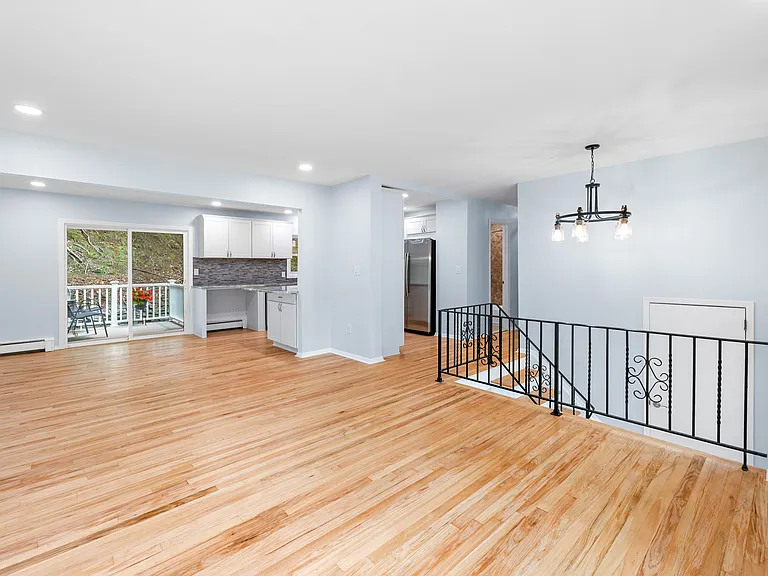 85 Upper Mountain Ave — Photo 3
