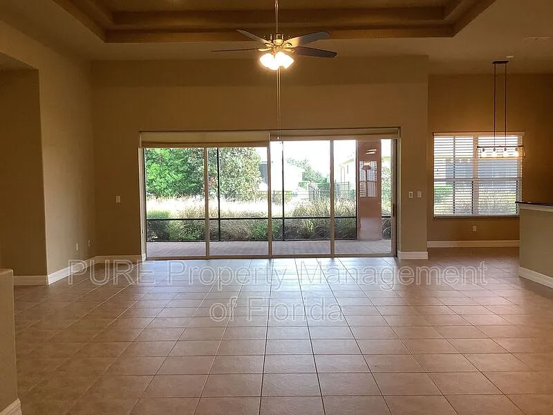 3 bed, 3.0 bath, 3022 sqft, $2,999 — Photo 4