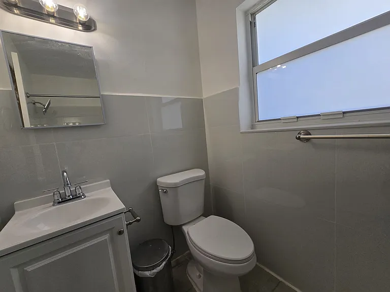 2305 Monroe St #5 — Photo 5