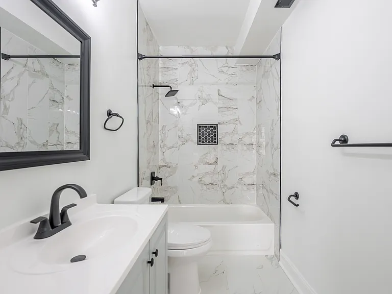 1339 Oak St NW #A — Photo 10