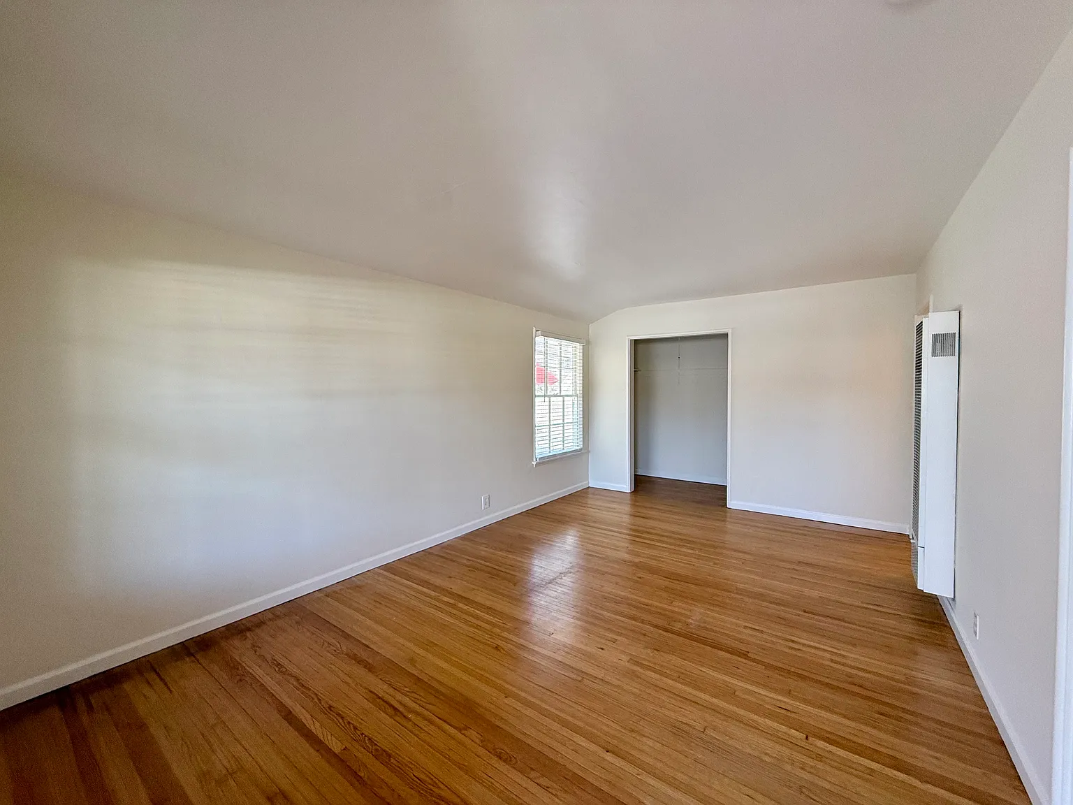 Studio, 400 sqft, $1,595 — Photo 2