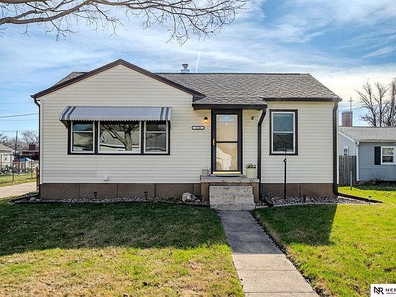 2nd image of 1136 N Garfield St