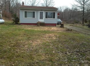 2812 Mennonite Rd, Mantua, OH 44255