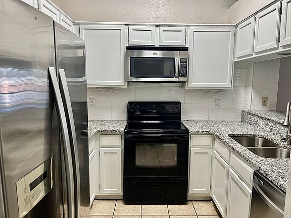 3rd image of 545 Parkway Blvd