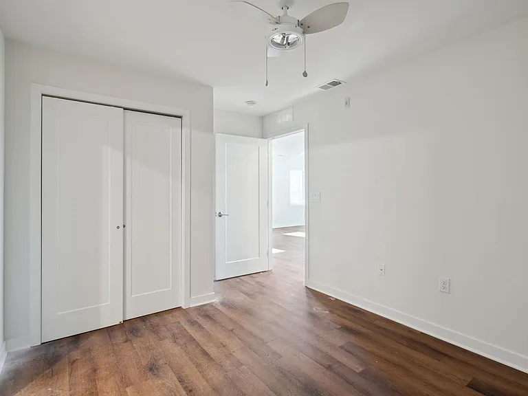 Graduate Pointe — Photo 143
