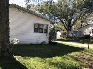 6817 SW Greencastle Dr, Topeka, KS 66619