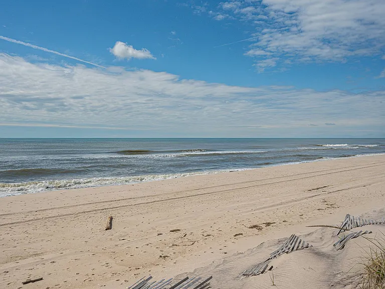 45 Dune Rd — Photo 31