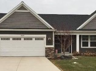 7037 Yosemite Dr, Hudsonville, MI 49426