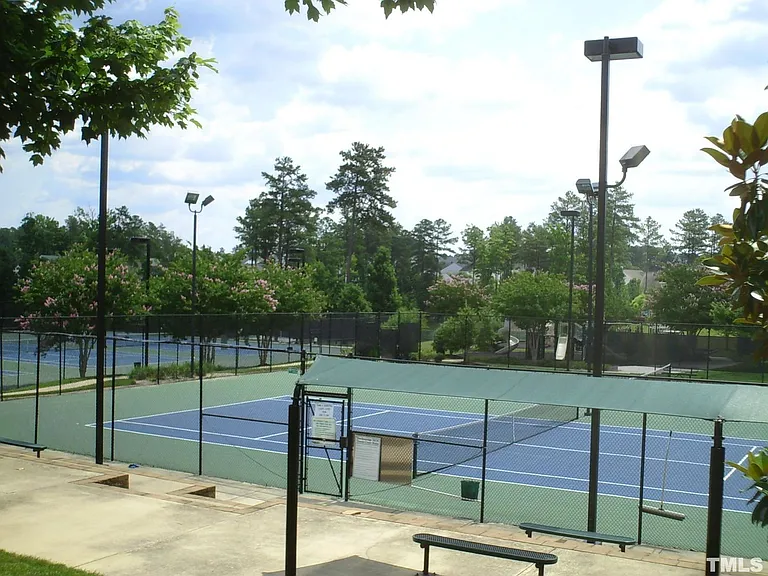 412 Canyon Lake Cir — Photo 25