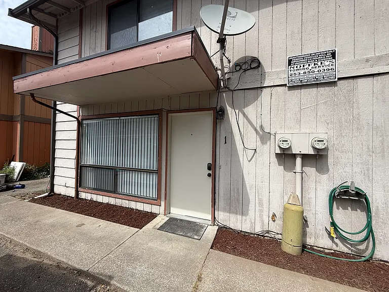 2330 I St NE #1 — Photo 10