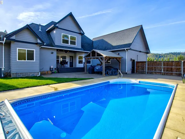 459 Oak Valley Loop, Winchester, OR 97495