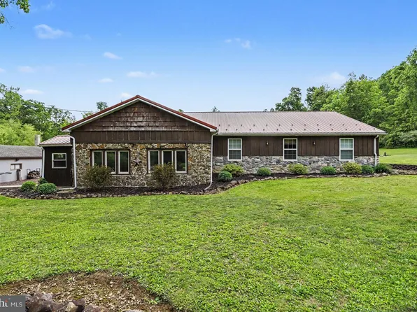 1100 S York Rd, Dillsburg, PA 17019