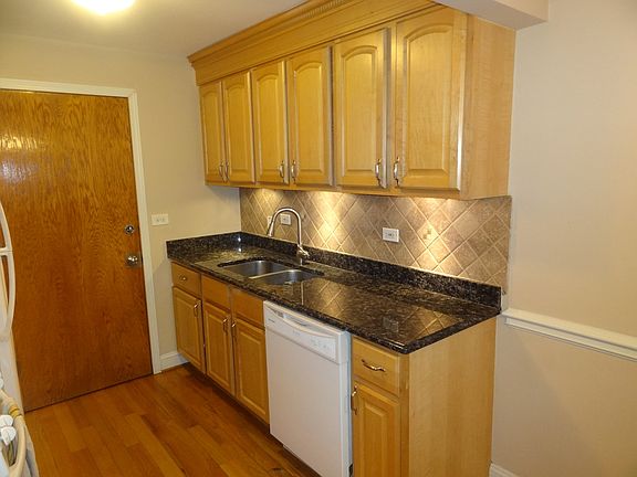 3rd image of 4930 N Leonard Dr Unit 1B