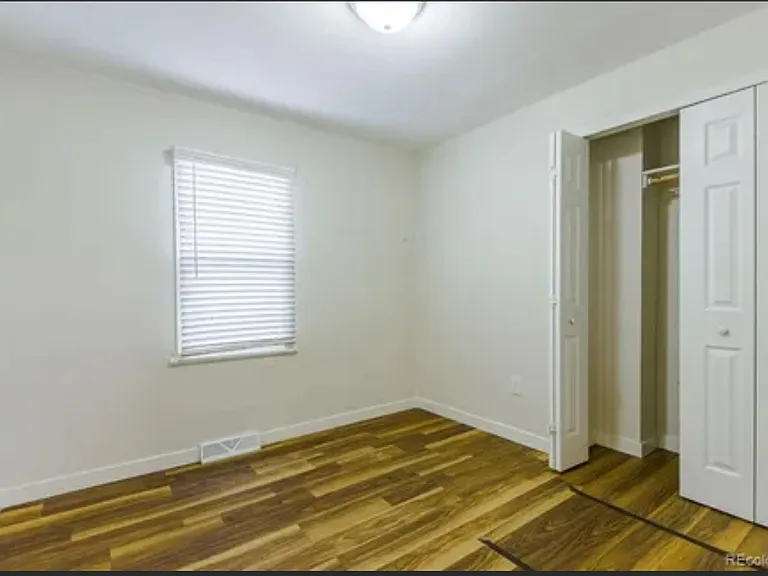 2084 Elmira St — Photo 8