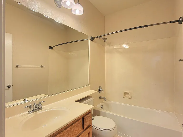 432 Lone Spur Dr — Photo 16