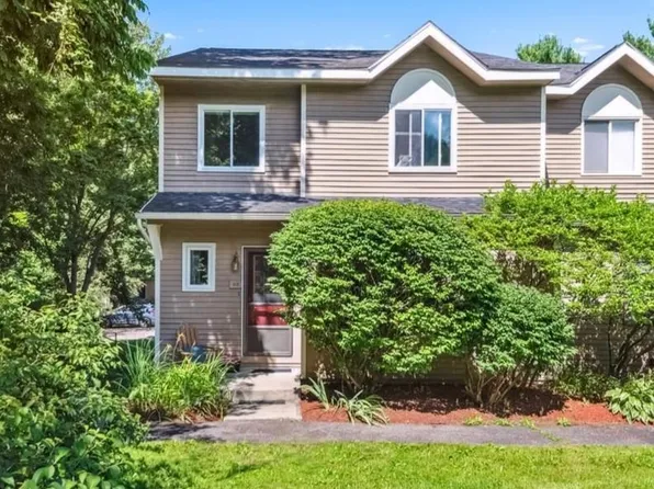 M8 Stonehedge Drive #8, South Burlington, VT 05403