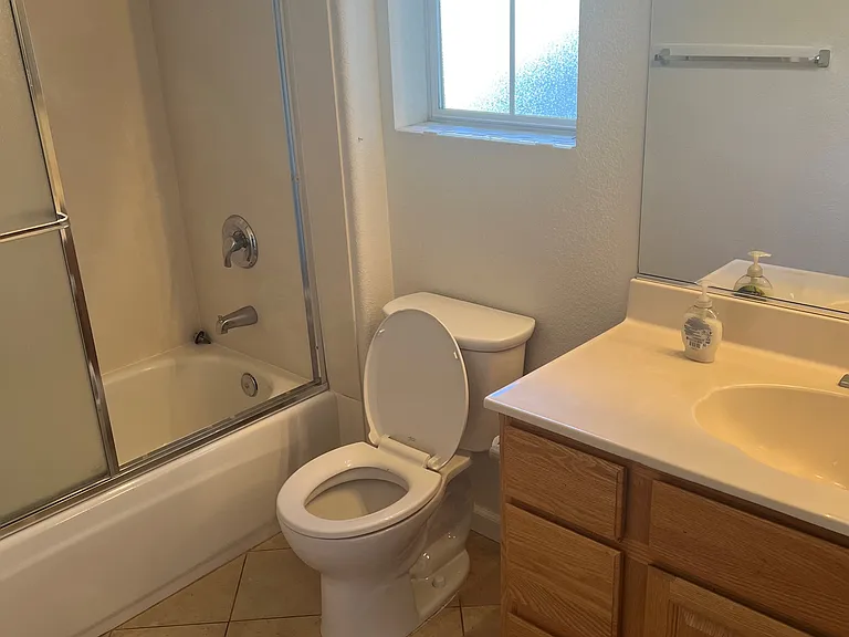 131 Clover Springs Dr — Photo 8