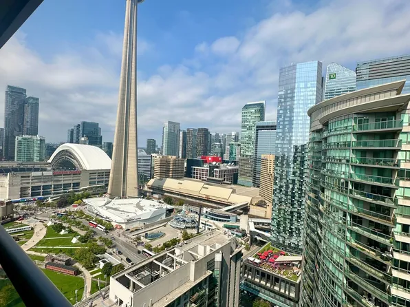 19 Grand Trunk Cres, Toronto, ON
