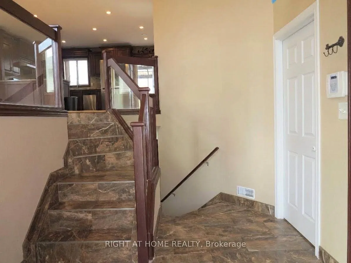 4 bed, $3,000 — Photo 2