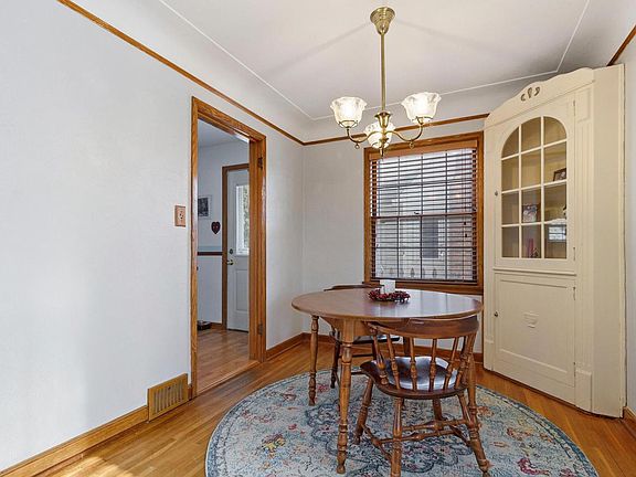 5th image of 779 Sherwood Ave