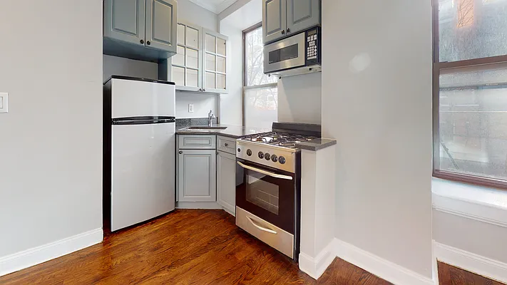 Rented by Bond New York | media 1