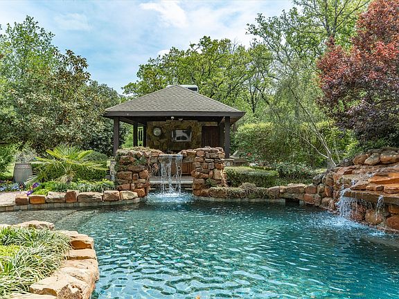 4th image of 625 Estates Dr