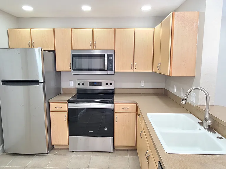 940 Village Trl #3205 — Photo 8