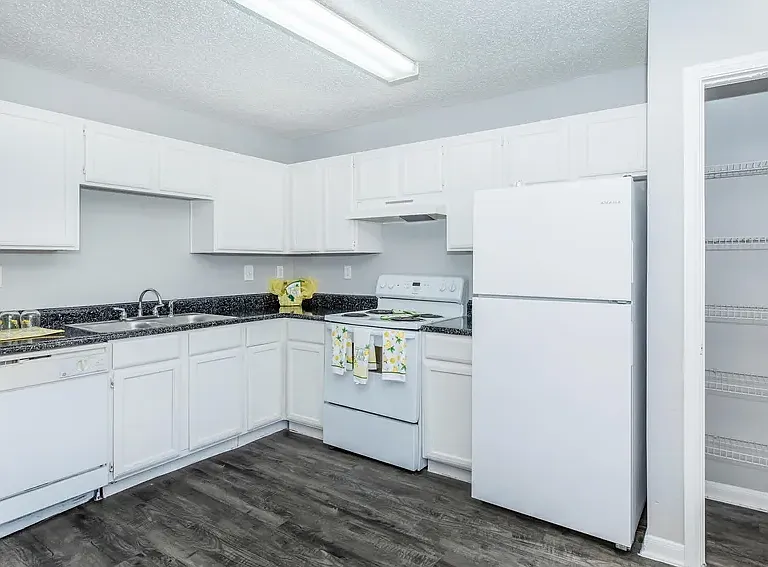 Centerville Pointe Apartments — Photo 22