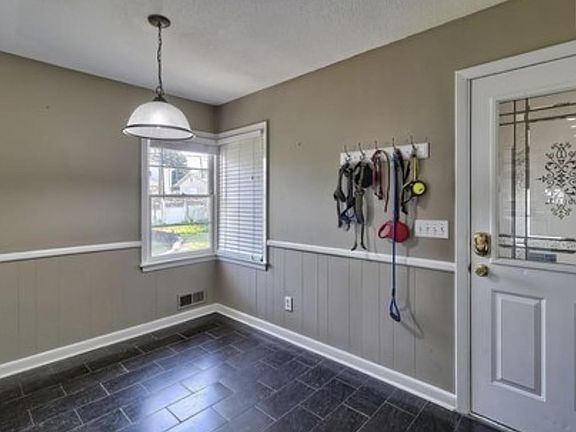 5th image of 209 Garden Springs Rd