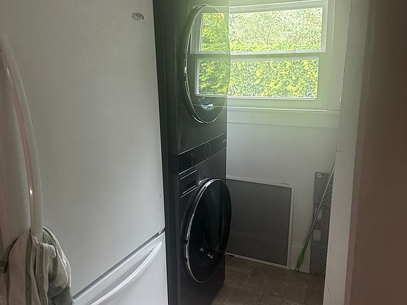 WASHER AND DRYER. REFRIGERATOR