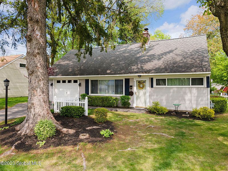 2nd image of 930 Obrien Avenue