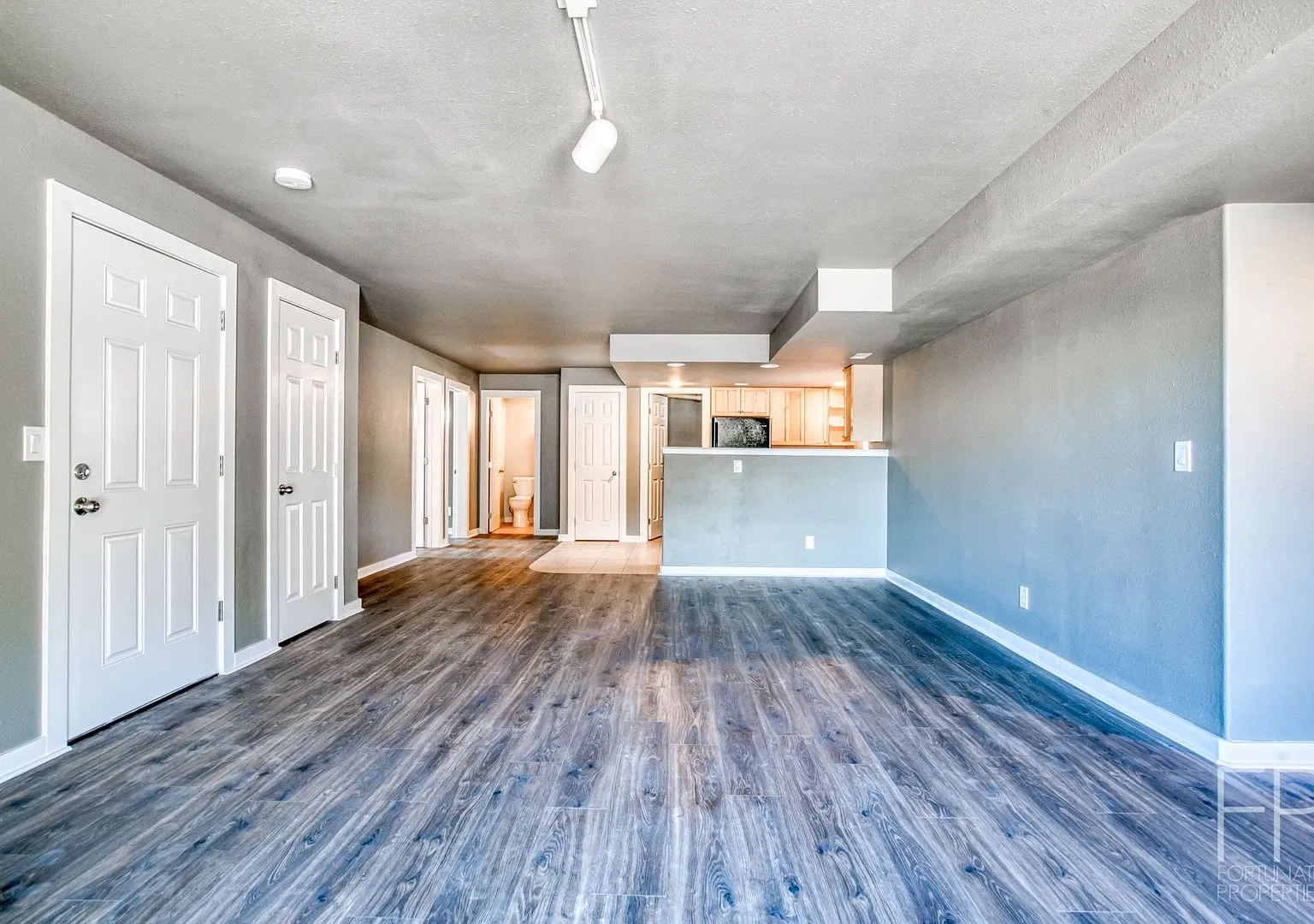 1194 CR 6 — Photo 2