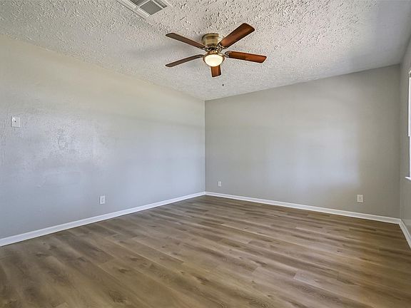 4th image of 2803 22nd St
