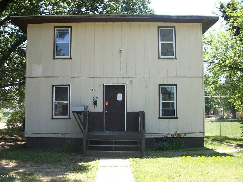1st image of 840 E High St