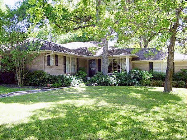 1st image of 10040 Woodgrove Dr