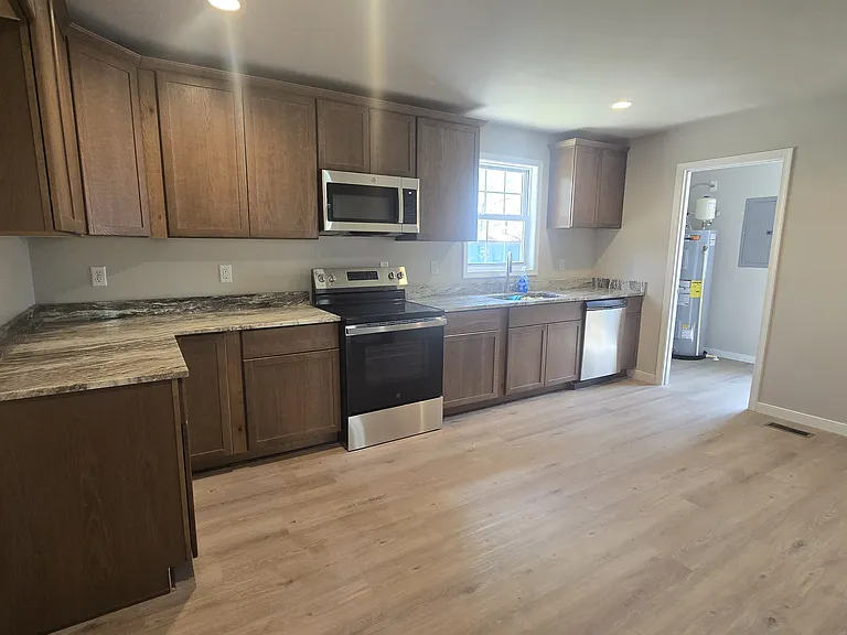 15615 Allen Dr — Photo 6