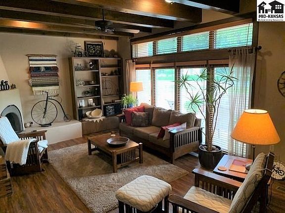 4th image of 3103 Mission Dr