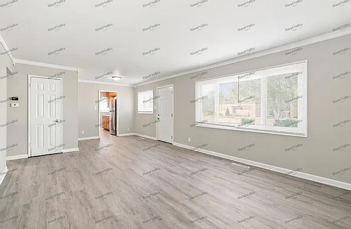 3 bed, 1.0 bath, 1344 sqft, $1,550 — Photo 3